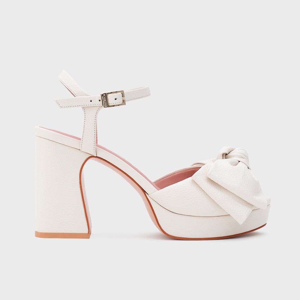 ADRIANA PUMP HUESO