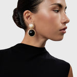 Cargue la imagen en el visor de la galería, ARETE PIN 101 DALMATIANS NEGRO