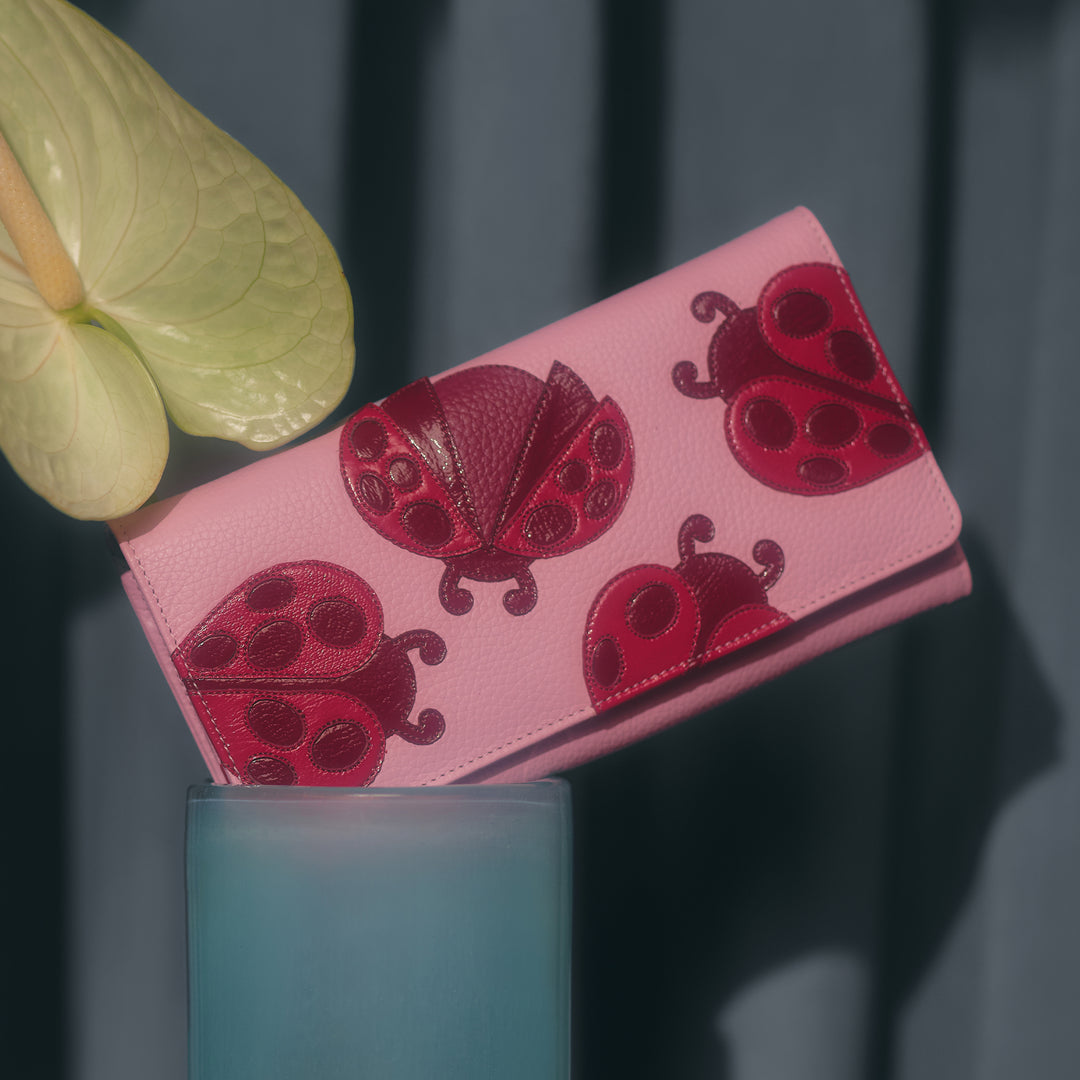 BILLETERA LARGA LUCKY LADYBUG ROSA