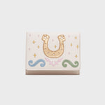 Cargue la imagen en el visor de la galería, BILLETERA B LUCKY HORSESHOE HUESO
