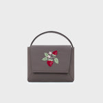 Cargue la imagen en el visor de la galería, FLAP HANDBAG STRAWBERRY SUNDAE MARRÓN