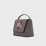 Cargue la imagen en el visor de la galería, FLAP HANDBAG STRAWBERRY SUNDAE MARRÓN