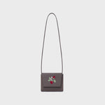 Cargue la imagen en el visor de la galería, FLAP HANDBAG STRAWBERRY SUNDAE MARRÓN