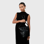Cargue la imagen en el visor de la galería, JANIA BUCKET BAG NEGRO