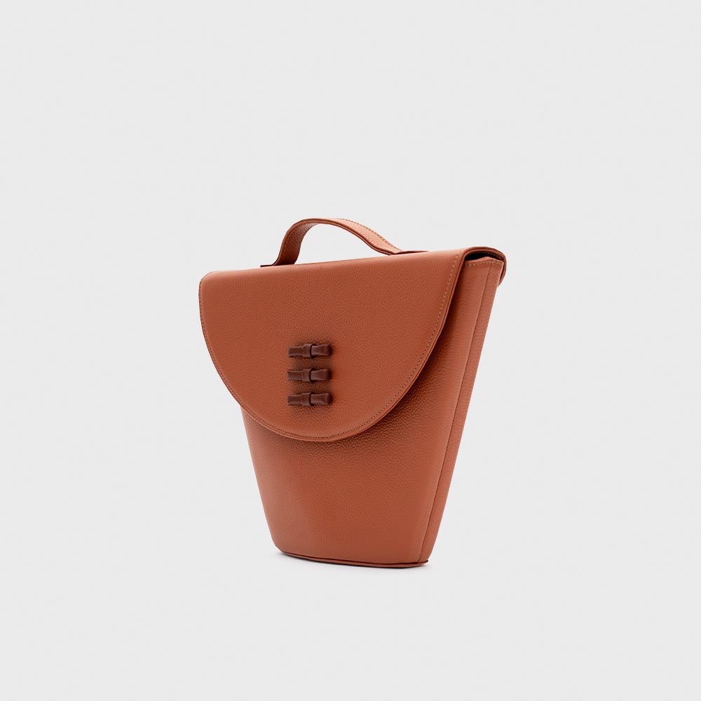 LUCILLE FLAP TRAPEZE BAG COBRE