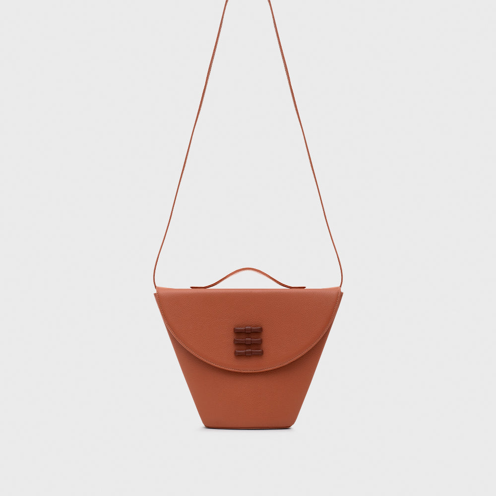 LUCILLE FLAP TRAPEZE BAG COBRE