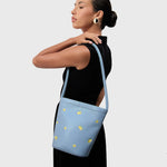 Cargue la imagen en el visor de la galería, LEMON BUCKET BAG CELESTE