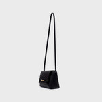 Cargue la imagen en el visor de la galería, NADIRA FLAP HAND BAG NEGRO