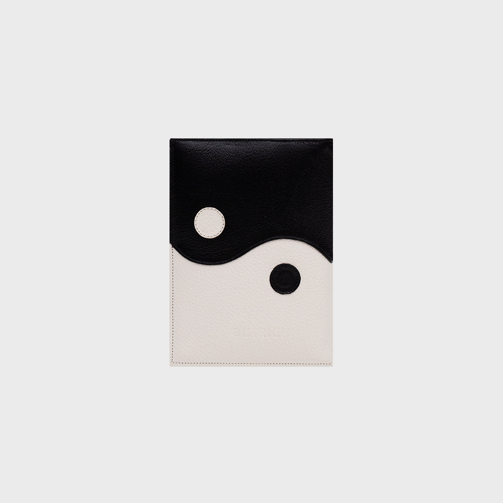 PORTAPASAPORTE LUCKY YIN YANG HUESO NEGRO