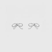 ARETE MINI LAZO PETRA PLATEADO - Butrich Perú