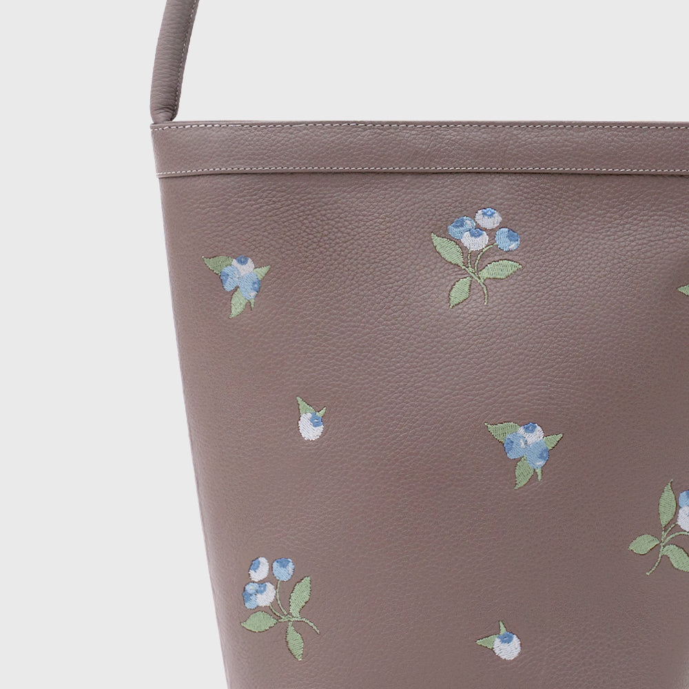 BLUEBERRY BUCKET BAG CAFÉ