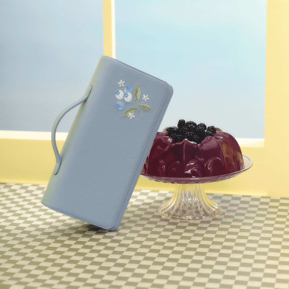 BLUEBERRY SUNDAE RECTANGLE BAG CELESTE - Butrich Perú
