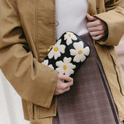 CLUTCH WILDWOOD HEART FLOWERS NEGRO HUESO