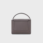 Cargue la imagen en el visor de la galería, FLAP HANDBAG STRAWBERRY SUNDAE MARRÓN - Butrich Perú