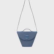 LUCILLE FLAP TRAPEZE BAG AZUL - Butrich Perú