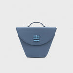 Cargue la imagen en el visor de la galería, LUCILLE FLAP TRAPEZE BAG AZUL - Butrich Perú