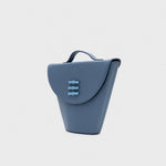 Cargue la imagen en el visor de la galería, LUCILLE FLAP TRAPEZE BAG AZUL - Butrich Perú