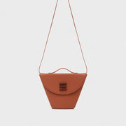 LUCILLE FLAP TRAPEZE BAG COBRE - Butrich Perú