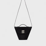 Cargue la imagen en el visor de la galería, LUCILLE FLAP TRAPEZE BAG NEGRO - Butrich Perú