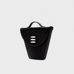 Cargue la imagen en el visor de la galería, LUCILLE FLAP TRAPEZE BAG NEGRO - Butrich Perú