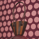 Cargue la imagen en el visor de la galería, NABILA TRAPEZE BAG MARRÓN - Butrich Perú