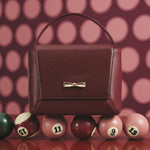 Cargue la imagen en el visor de la galería, NADIRA FLAP HAND BAG BORGOÑA - Butrich Perú