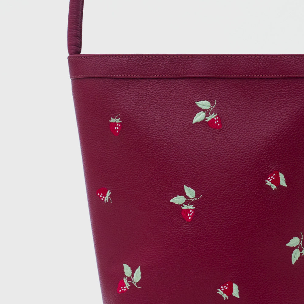 STRAWBERRY BUCKET BAG MORA