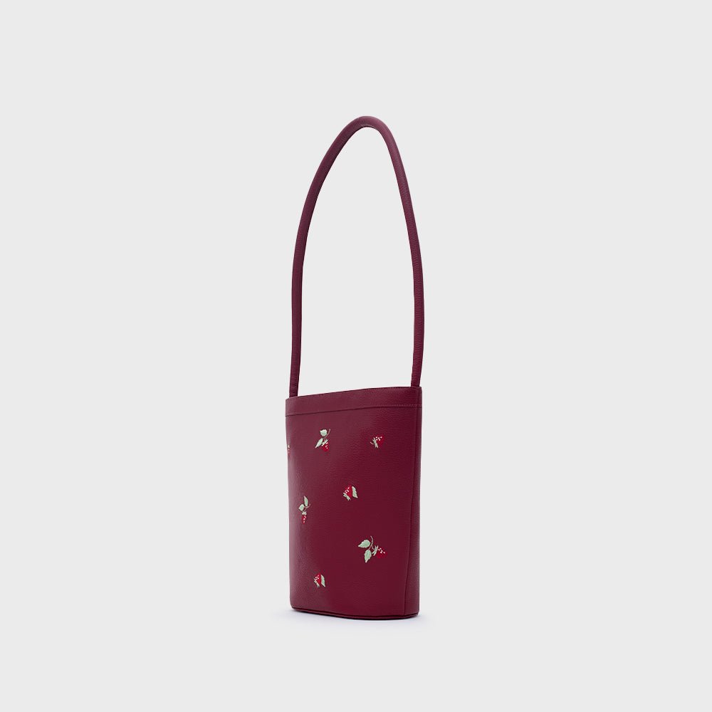 STRAWBERRY BUCKET BAG MORA - Butrich Perú